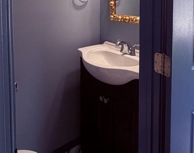 2213 E Thompson Street - Photo Thumbnail 4