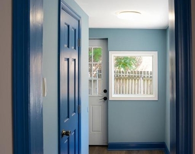 2213 E Thompson Street - Photo Thumbnail 3