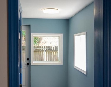 2213 E Thompson Street - Photo Thumbnail 2