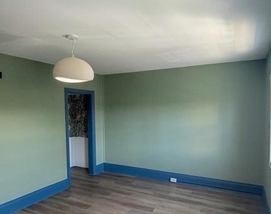 2213 E Thompson Street - Photo Thumbnail 27