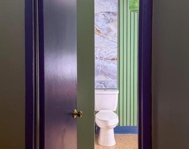 2213 E Thompson Street - Photo Thumbnail 13