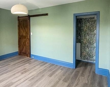 2213 E Thompson Street - Photo Thumbnail 26