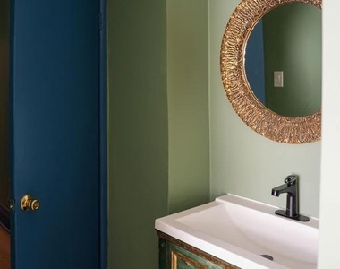 2213 E Thompson Street - Photo Thumbnail 15