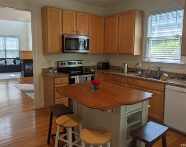 200 Charleston Lane - Photo Thumbnail 9