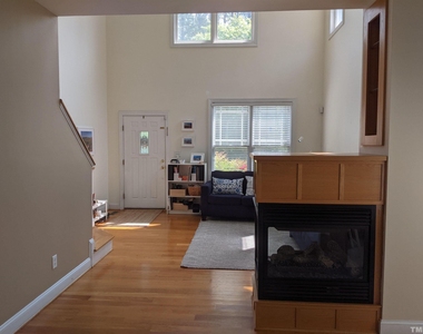 200 Charleston Lane - Photo Thumbnail 5