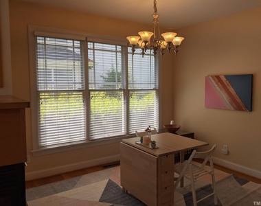 200 Charleston Lane - Photo Thumbnail 6