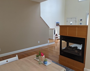 200 Charleston Lane - Photo Thumbnail 7