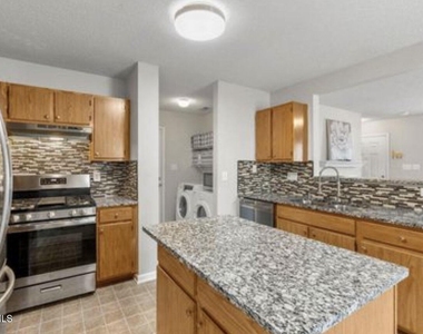 815 Homestead Park Drive - Photo Thumbnail 3