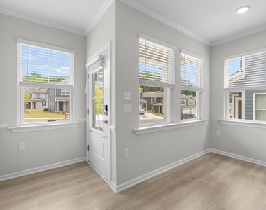 2466 Hutch Lane - Photo Thumbnail 3