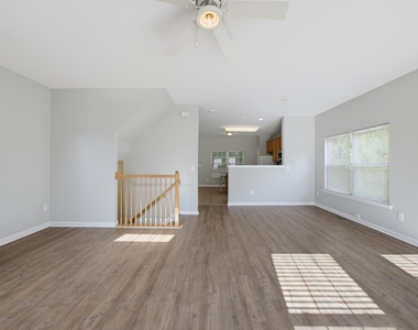 2910 Barrymore Street - Photo Thumbnail 6