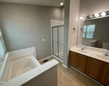2910 Barrymore Street - Photo Thumbnail 12
