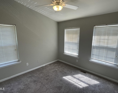 2910 Barrymore Street - Photo Thumbnail 13