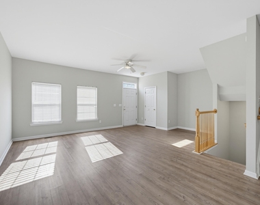 2910 Barrymore Street - Photo Thumbnail 3