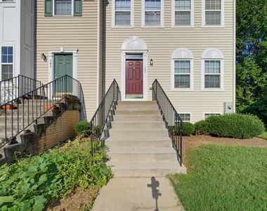 2910 Barrymore Street - Photo Thumbnail 2