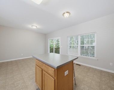 2910 Barrymore Street - Photo Thumbnail 7