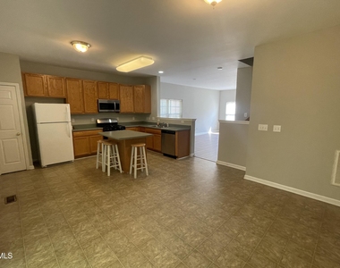 2910 Barrymore Street - Photo Thumbnail 3
