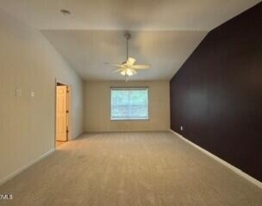 1401 Stone Manor Drive - Photo Thumbnail 14