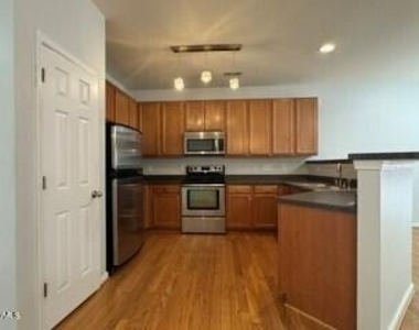 1401 Stone Manor Drive - Photo Thumbnail 4