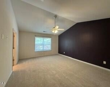 1401 Stone Manor Drive - Photo Thumbnail 15