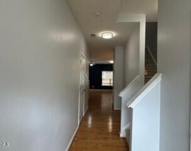 1401 Stone Manor Drive - Photo Thumbnail 3