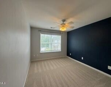 1401 Stone Manor Drive - Photo Thumbnail 26