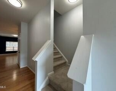 1401 Stone Manor Drive - Photo Thumbnail 12