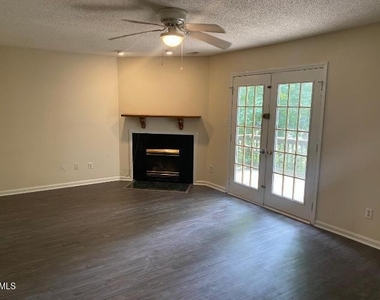 553 Darby Glen Lane - Photo Thumbnail 2