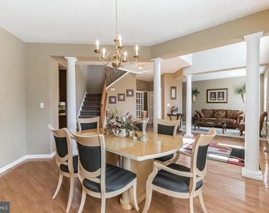 618 Sunderland Avenue - Photo Thumbnail 1
