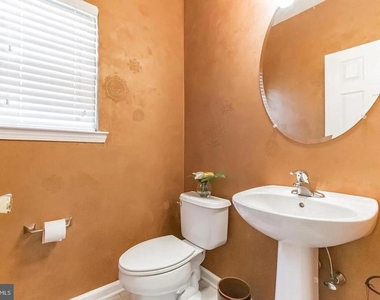 618 Sunderland Avenue - Photo Thumbnail 10