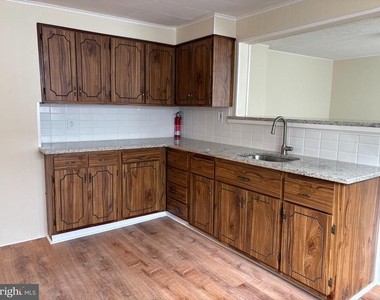 234 Franklin Street - Photo Thumbnail 8