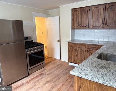 234 Franklin Street - Photo Thumbnail 9