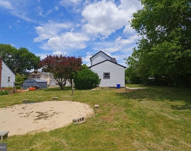 828 Mill St - Photo Thumbnail 17
