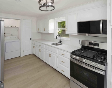 828 Mill St - Photo Thumbnail 6