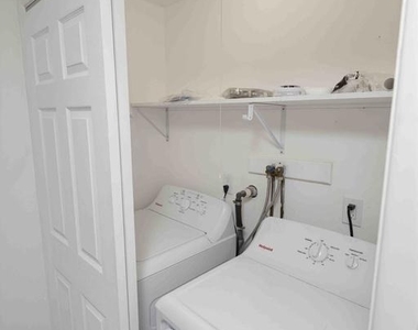 828 Mill St - Photo Thumbnail 11