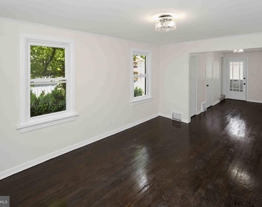 828 Mill St - Photo Thumbnail 9