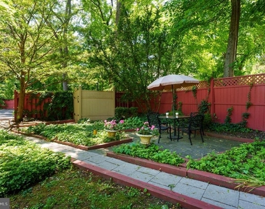 156 Mercer Street - Photo Thumbnail 12