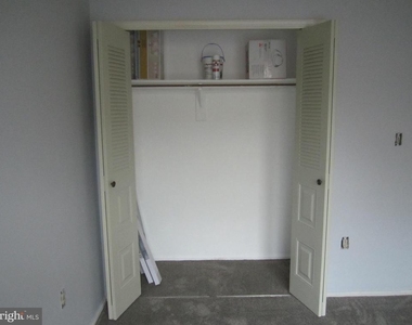 92 Versailles Court - Photo Thumbnail 15