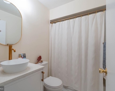 101 Lassen Court - Photo Thumbnail 5