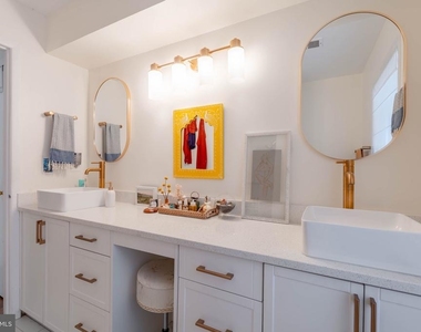 101 Lassen Court - Photo Thumbnail 9