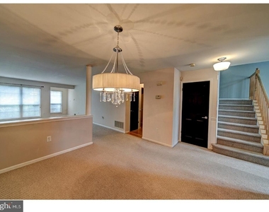 406 Pebble Creek Court - Photo Thumbnail 5