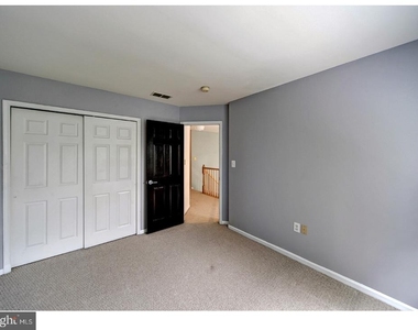 406 Pebble Creek Court - Photo Thumbnail 13