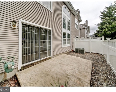 406 Pebble Creek Court - Photo Thumbnail 20