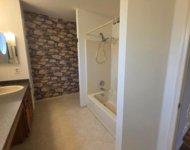 138 Persimmon Street - Photo Thumbnail 41