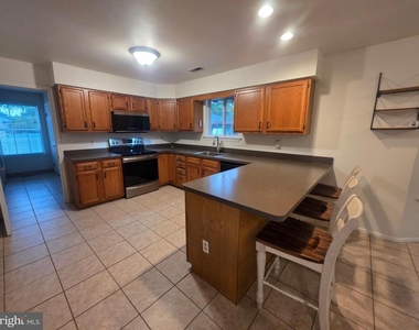 138 Persimmon Street - Photo Thumbnail 16