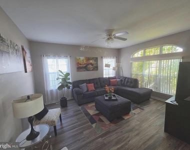 138 Persimmon Street - Photo Thumbnail 3