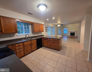 138 Persimmon Street - Photo Thumbnail 19