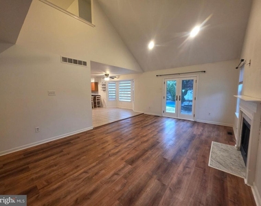 138 Persimmon Street - Photo Thumbnail 10