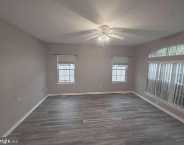 138 Persimmon Street - Photo Thumbnail 5