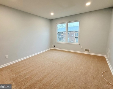 104 Sandstone Court - Photo Thumbnail 7
