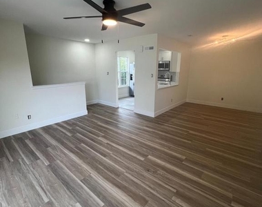 380-b Delancey Place - Photo Thumbnail 8